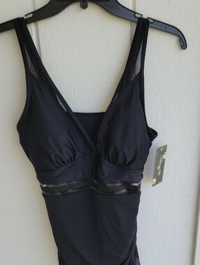 Black Mesh-Accent One-Piece Swimsuit with V-Neck Blooming Jelly